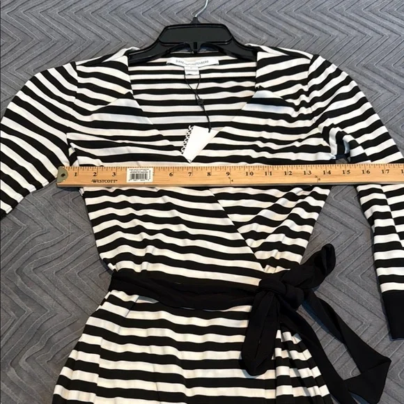 NWT DVF New Julian Two Black/White Stripe Wrap Dress - Picture 4 of 10